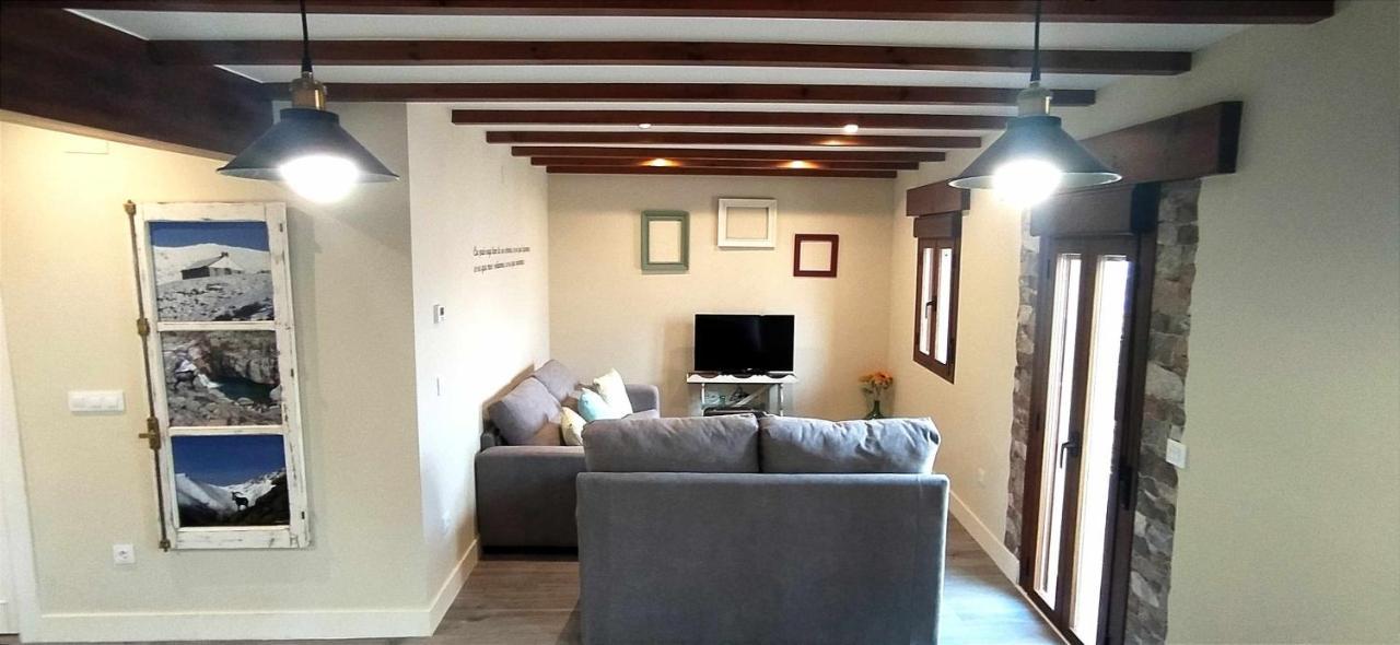 Apartamentos La Rosa Y El Pastor Guijo de Santa Bárbara Exteriör bild