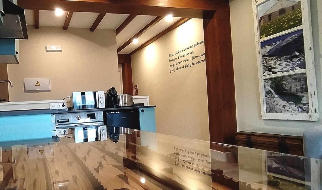 Apartamentos La Rosa Y El Pastor Guijo de Santa Bárbara Exteriör bild