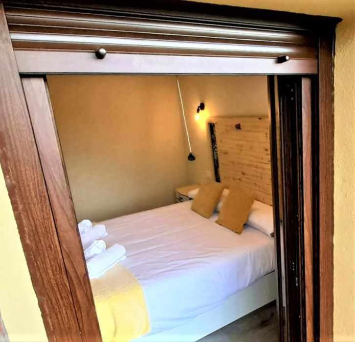 Apartamentos La Rosa Y El Pastor Guijo de Santa Bárbara Exteriör bild