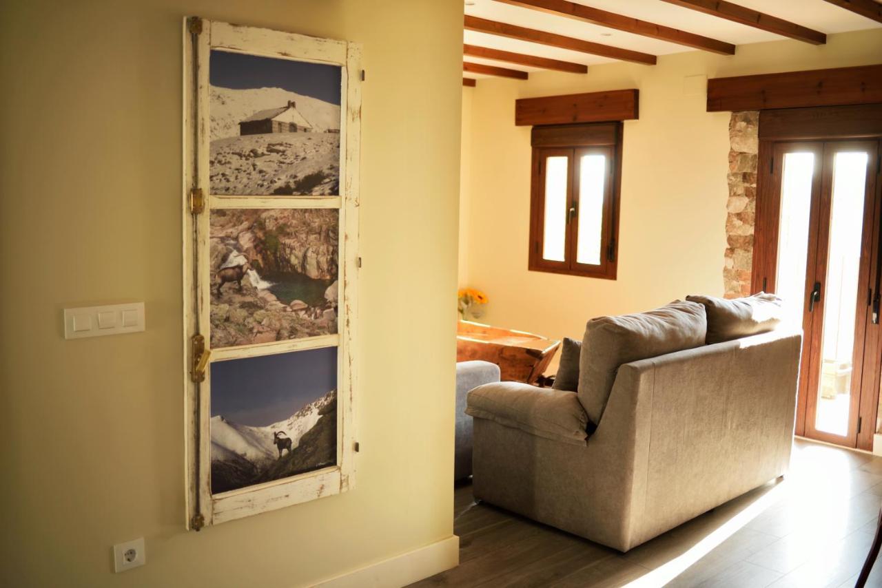 Apartamentos La Rosa Y El Pastor Guijo de Santa Bárbara Exteriör bild
