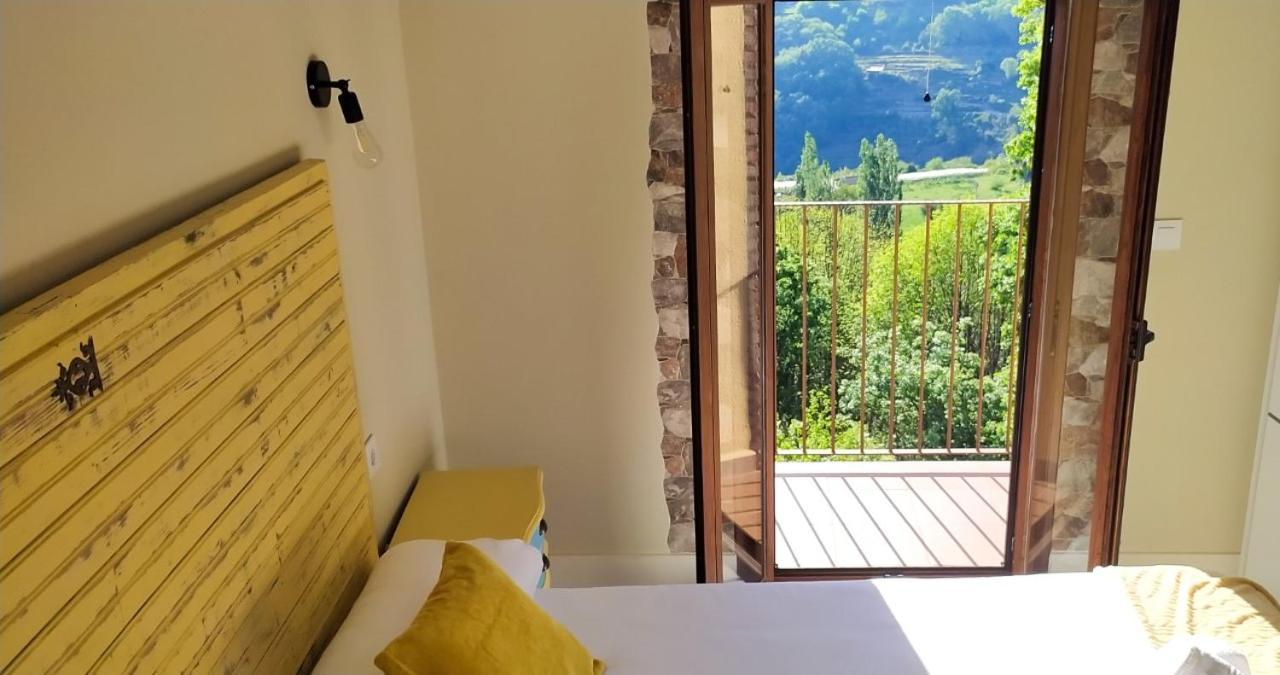 Apartamentos La Rosa Y El Pastor Guijo de Santa Bárbara Exteriör bild