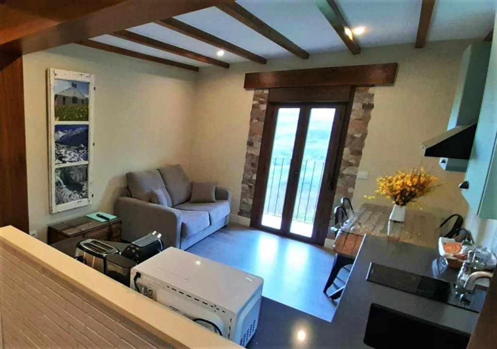 Apartamentos La Rosa Y El Pastor Guijo de Santa Bárbara Rum bild